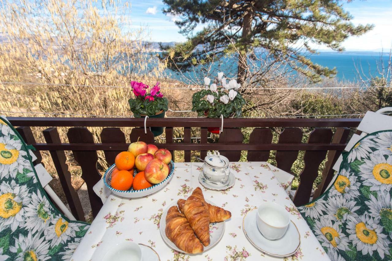 Comfy And Warm Ap With Balcony Surrounded With Beautiful Nature Ловран Екстер'єр фото